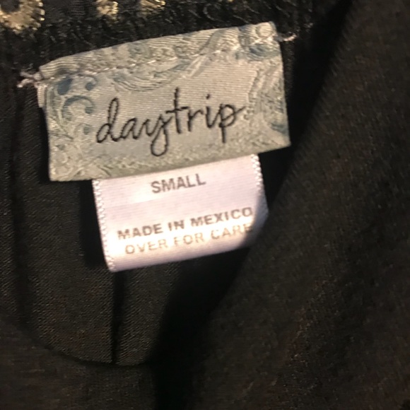 Daytrip Black Scoop Neck Floral Embroidered Back - Picture 4 of 5